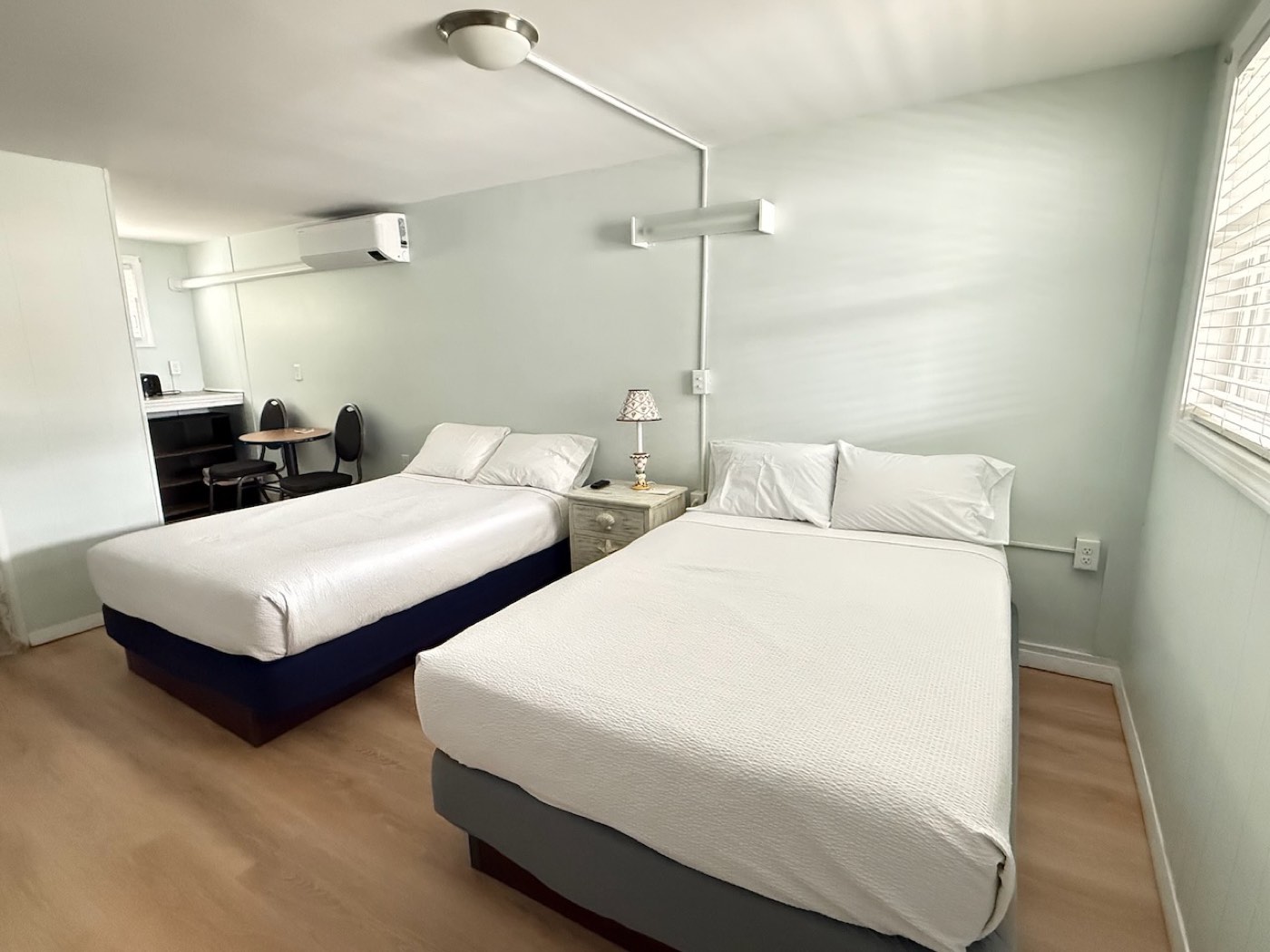 Motel Room (1/4)